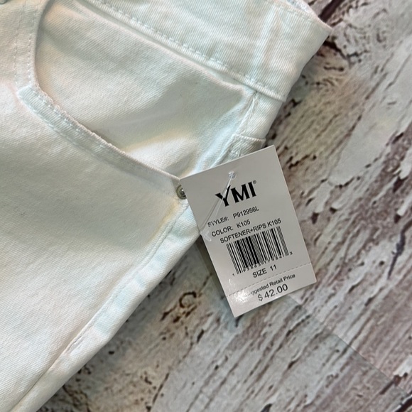 YMI  White Women's Casual  Flare Leg Jeans Raw Hem Bell Bottom Denim Pants - Picture 6 of 7